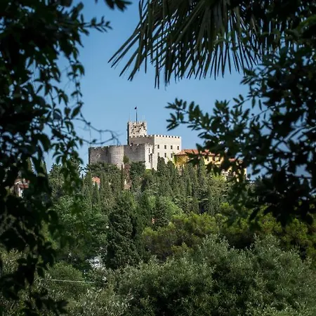 ヴィラ Villa Duino